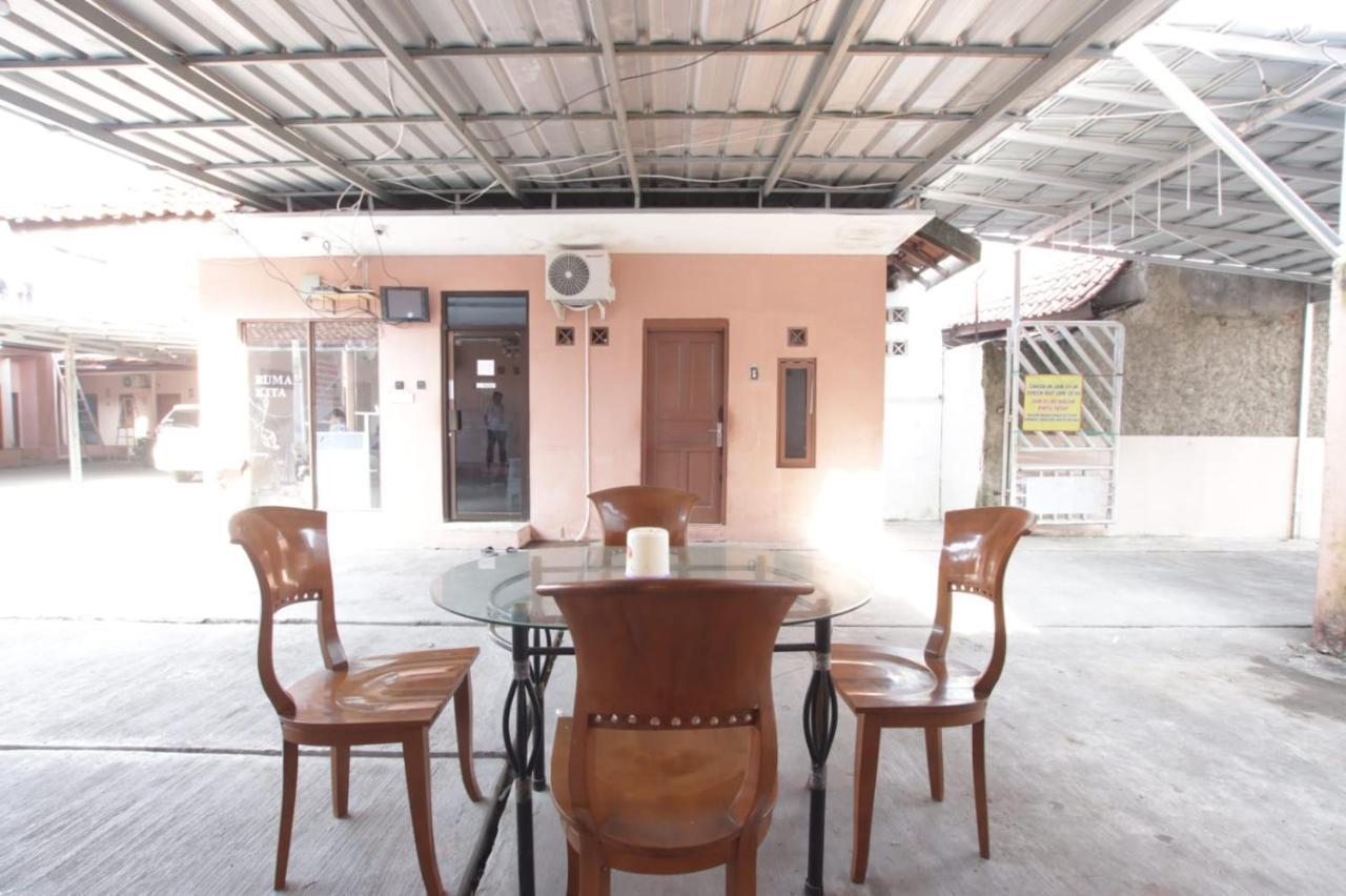 OYO 91490 Hotel Rumah Kita Cirebon Bagian luar foto